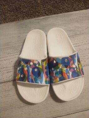 Crocs unisex Comfort Tie Dye 1 Strap Slide Sandals 8 men /10 women  very good
